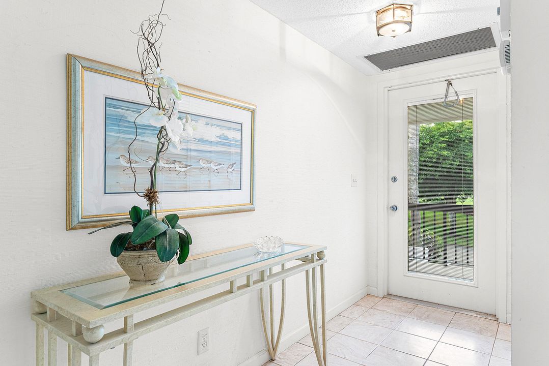 For Sale: $325,000 (2 beds, 2 baths, 1737 Square Feet)