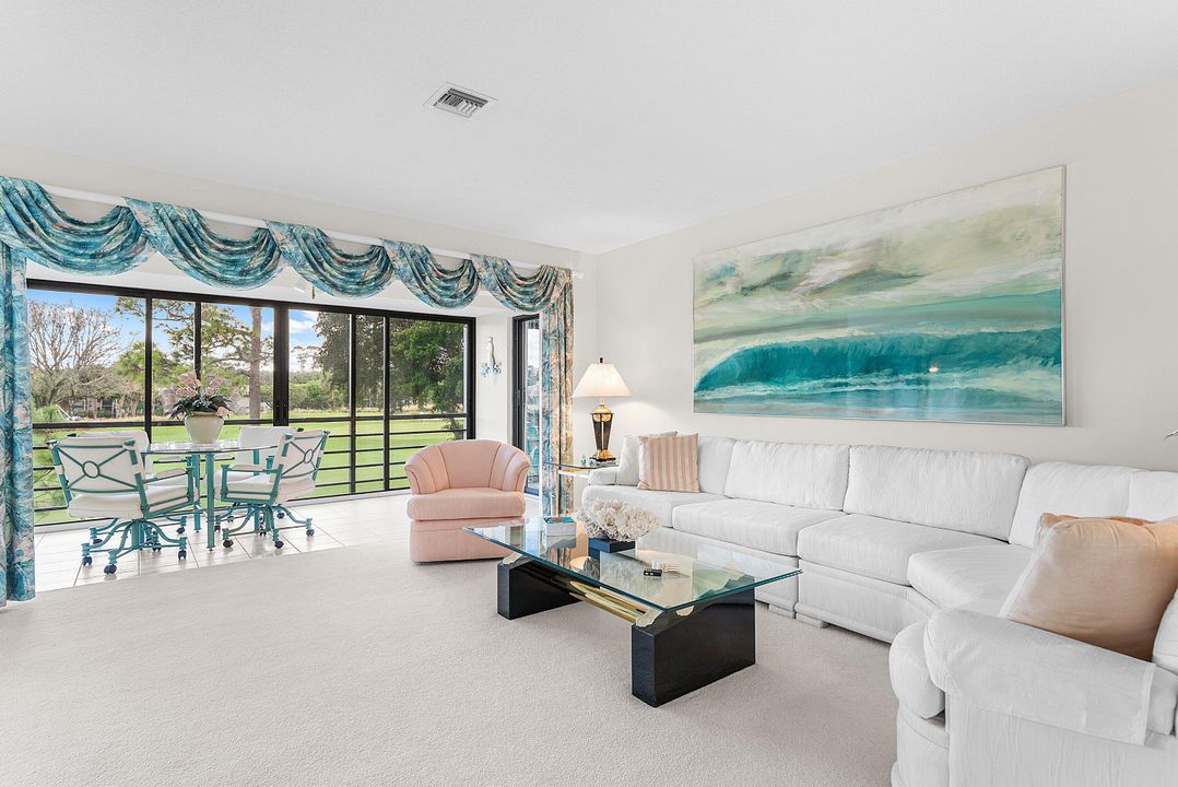 For Sale: $325,000 (2 beds, 2 baths, 1737 Square Feet)