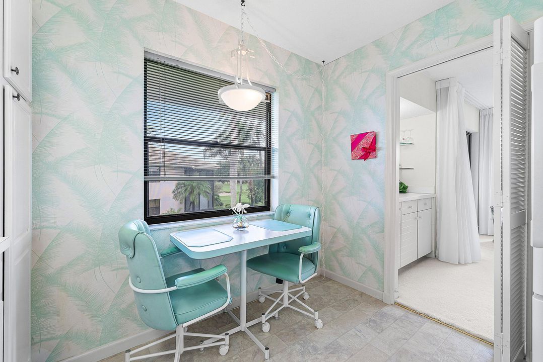 For Sale: $325,000 (2 beds, 2 baths, 1737 Square Feet)