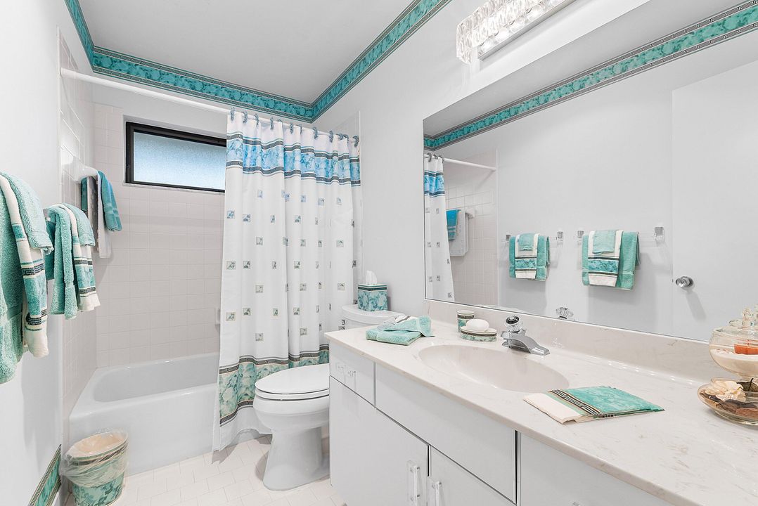 For Sale: $325,000 (2 beds, 2 baths, 1737 Square Feet)