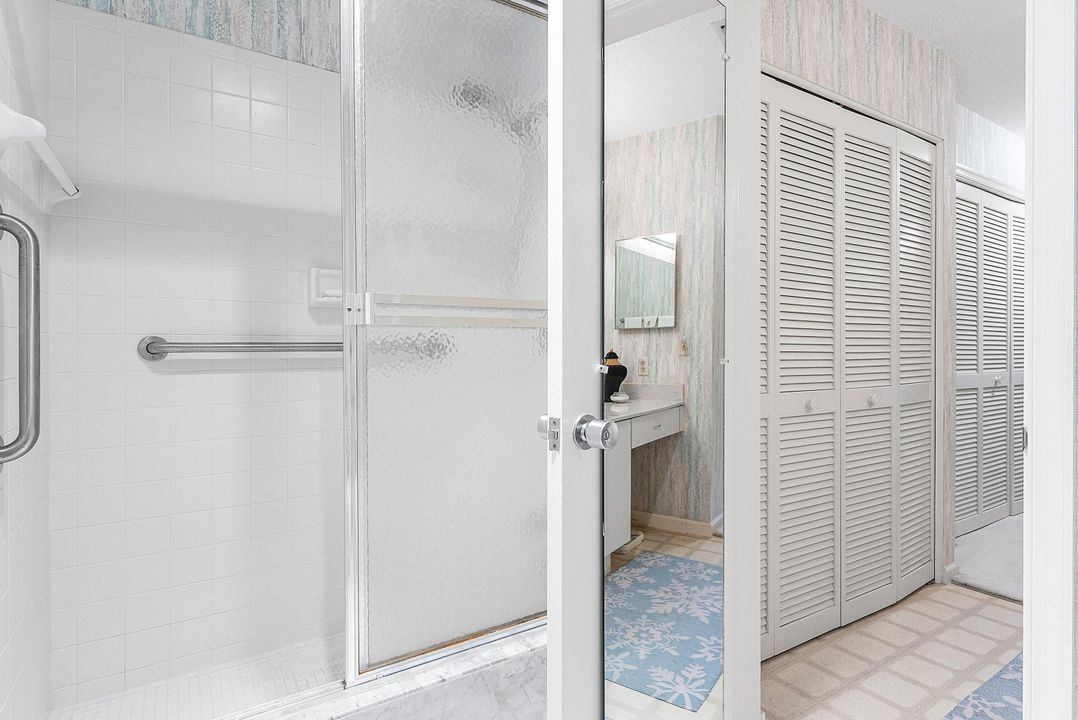 For Sale: $325,000 (2 beds, 2 baths, 1737 Square Feet)