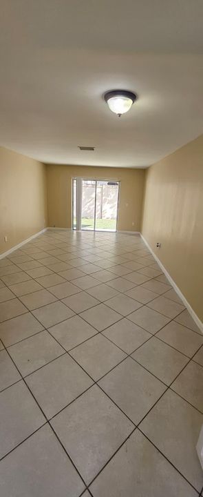 For Rent: $1,750 (2 beds, 1 baths, 1032 Square Feet)