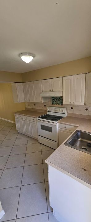 For Rent: $1,750 (2 beds, 1 baths, 1032 Square Feet)