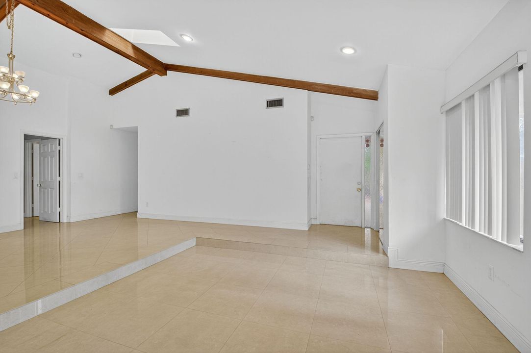 For Rent: $3,800 (2 beds, 2 baths, 1627 Square Feet)