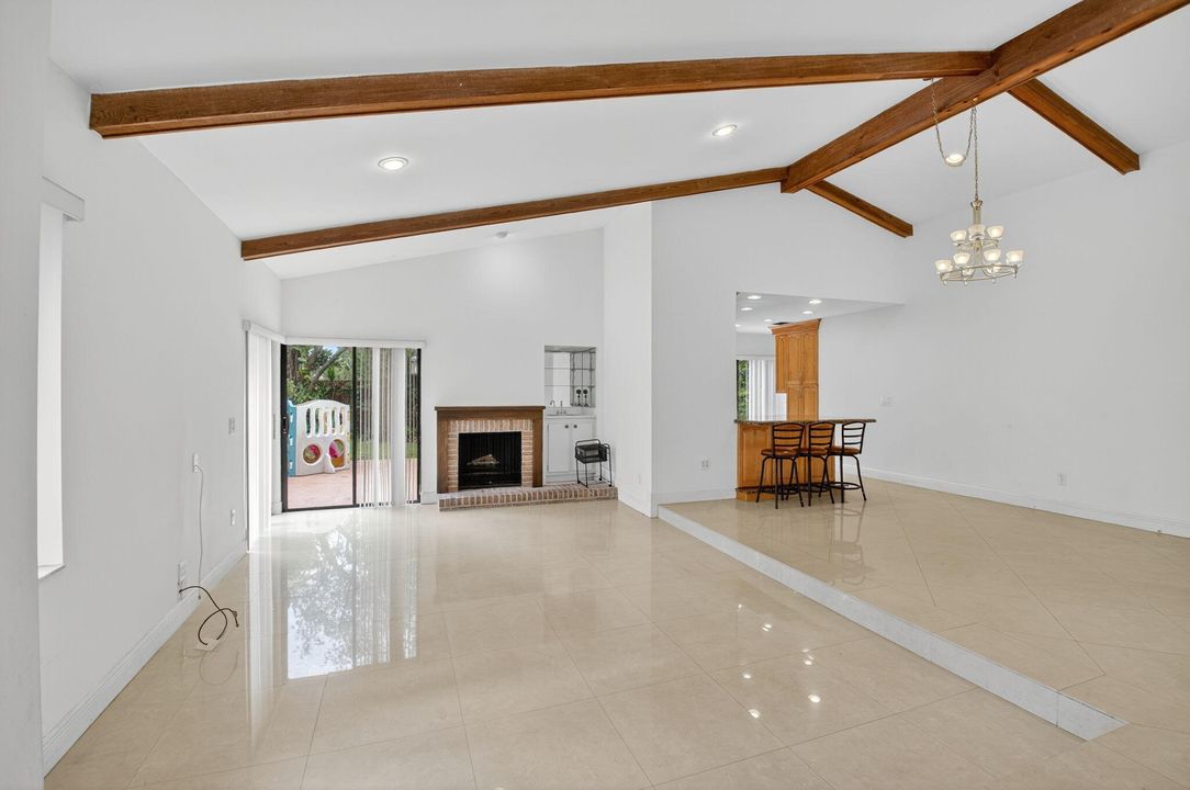 For Rent: $3,800 (2 beds, 2 baths, 1627 Square Feet)