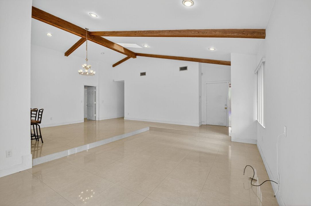 For Rent: $3,800 (2 beds, 2 baths, 1627 Square Feet)