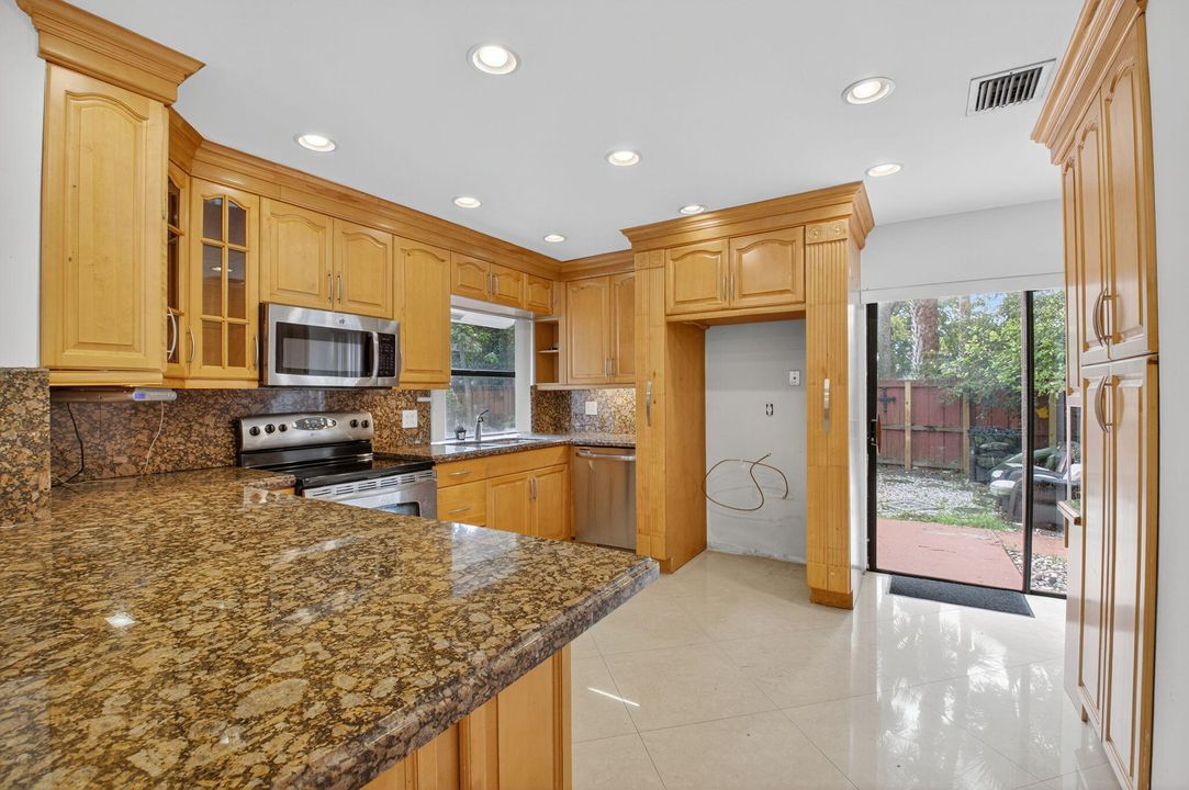 For Rent: $3,800 (2 beds, 2 baths, 1627 Square Feet)