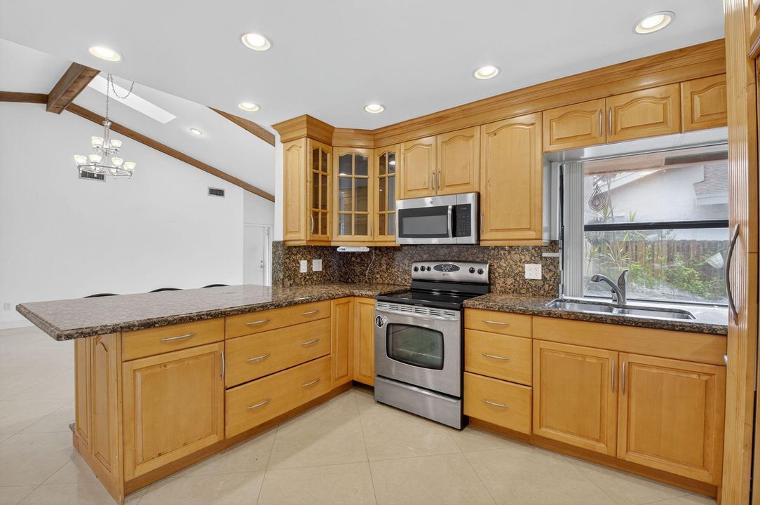 For Rent: $3,800 (2 beds, 2 baths, 1627 Square Feet)