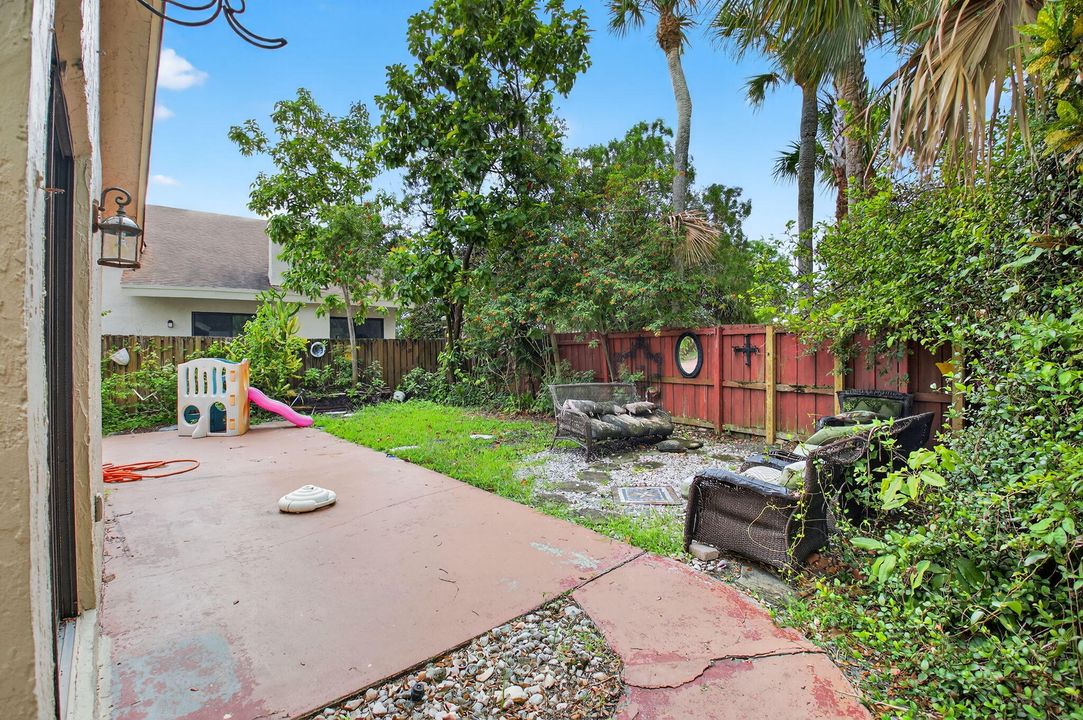 For Rent: $3,800 (2 beds, 2 baths, 1627 Square Feet)