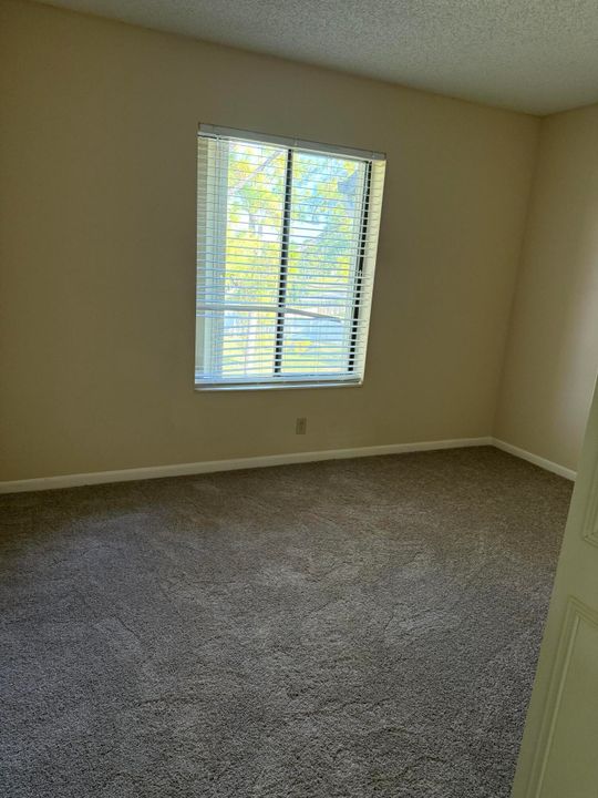 For Sale: $219,900 (2 beds, 2 baths, 1068 Square Feet)