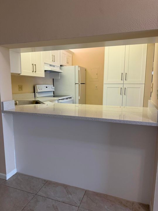 For Sale: $219,900 (2 beds, 2 baths, 1068 Square Feet)