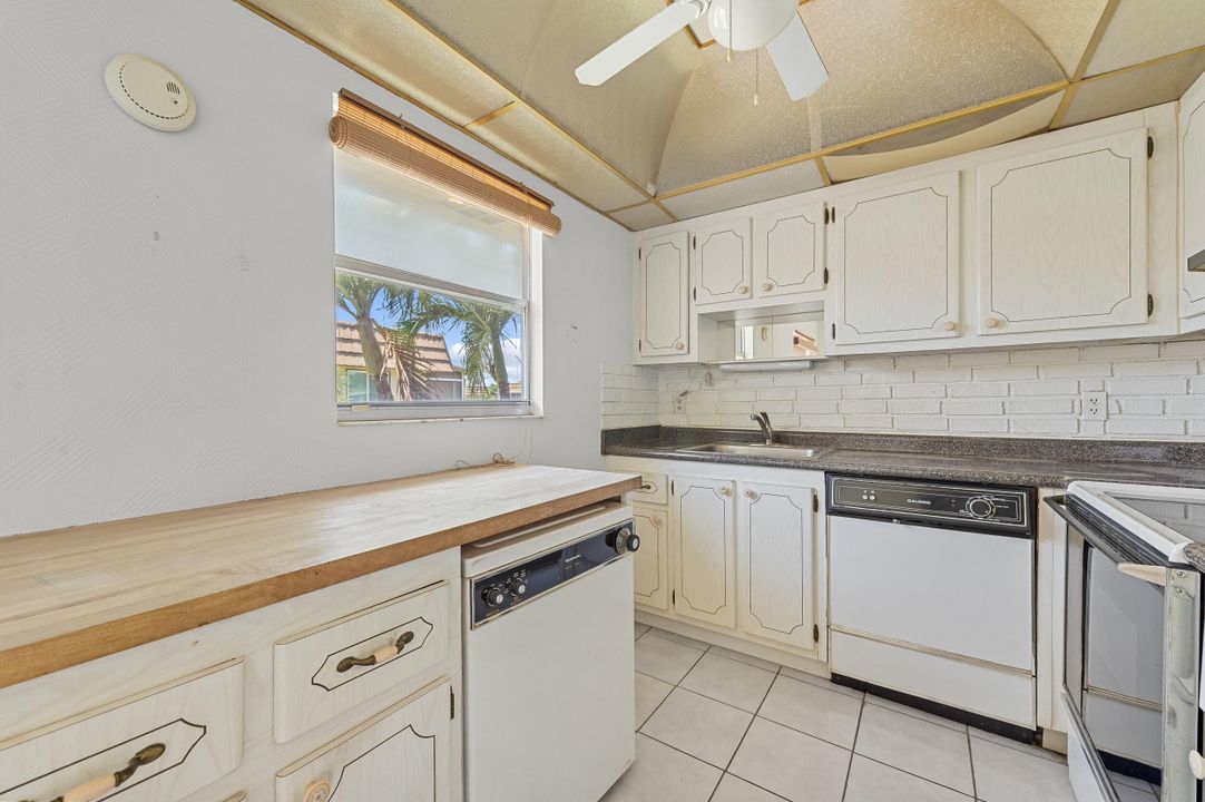 En Venta: $82,000 (2 camas, 2 baños, 880 Pies cuadrados)