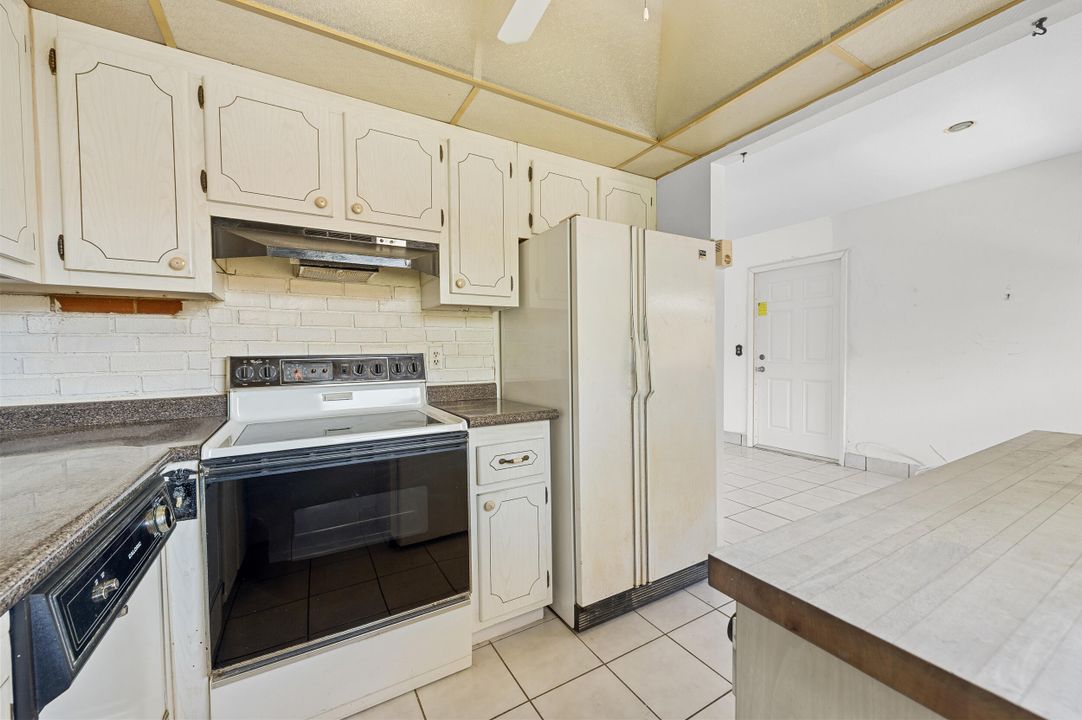 En Venta: $82,000 (2 camas, 2 baños, 880 Pies cuadrados)