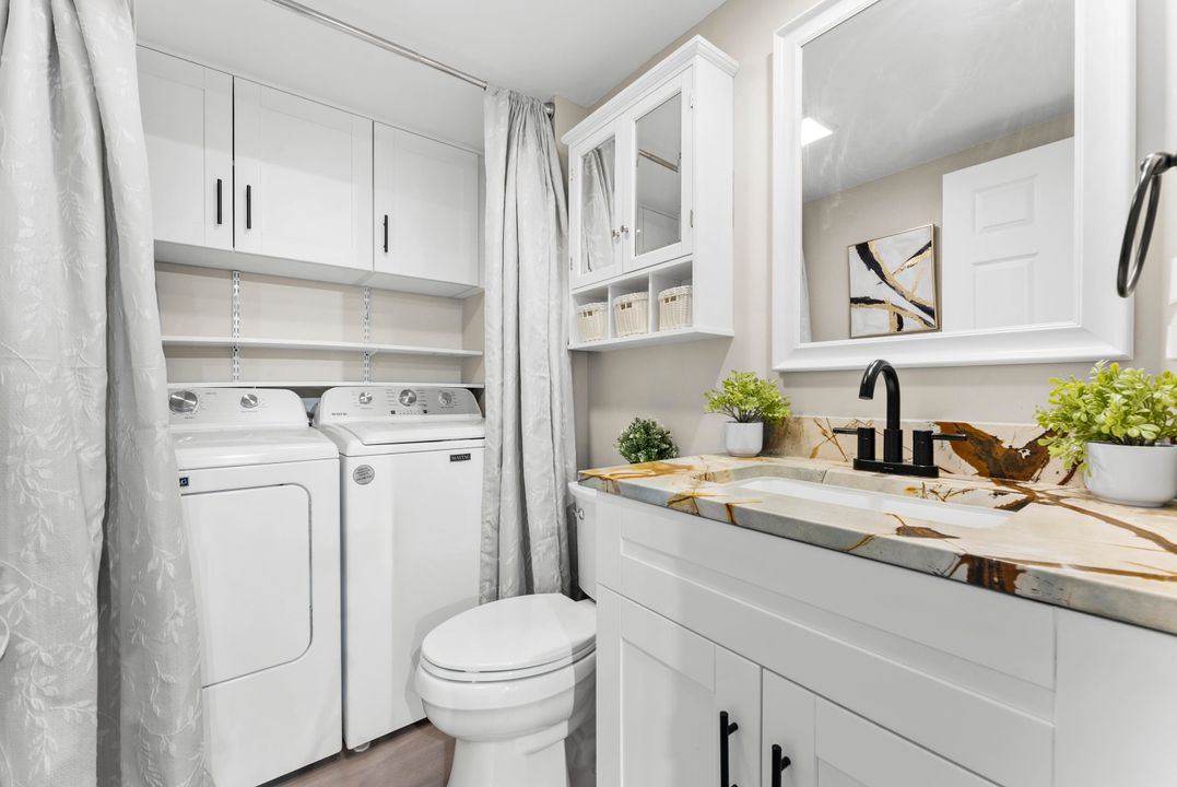 На продажу: $399,900 (2 спален, 2 ванн, 1166 Квадратных фут)