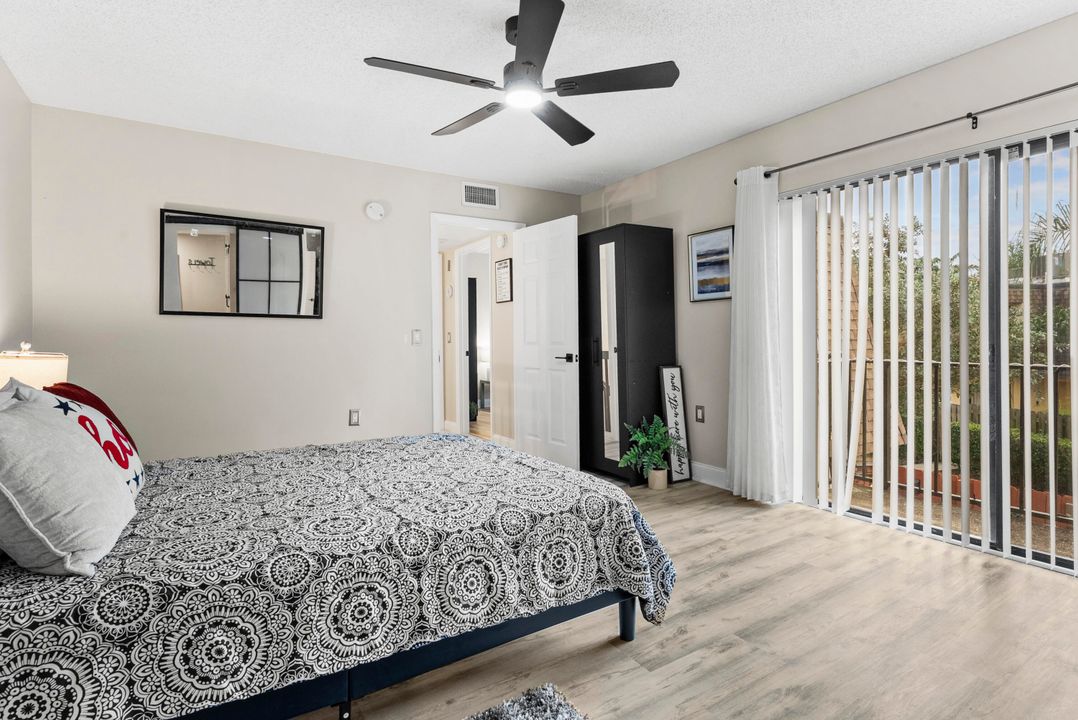 На продажу: $399,900 (2 спален, 2 ванн, 1166 Квадратных фут)