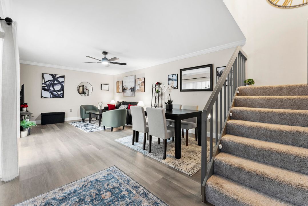 На продажу: $399,900 (2 спален, 2 ванн, 1166 Квадратных фут)