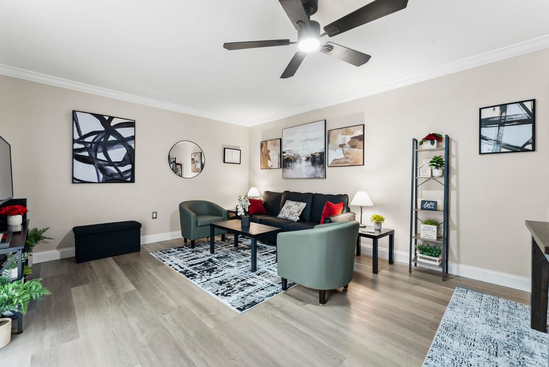 На продажу: $399,900 (2 спален, 2 ванн, 1166 Квадратных фут)