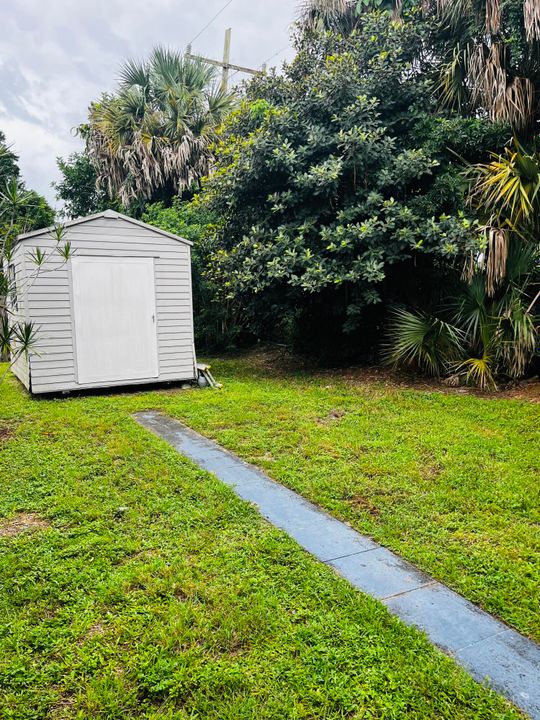 For Sale: $425,000 (3 beds, 2 baths, 1125 Square Feet)