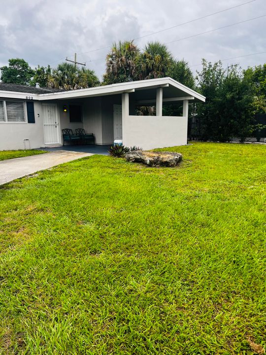 For Sale: $425,000 (3 beds, 2 baths, 1125 Square Feet)