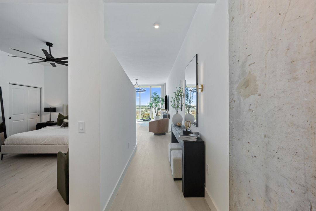 出租: $5,000 (1 贝兹, 1 浴室, 774 平方英尺)