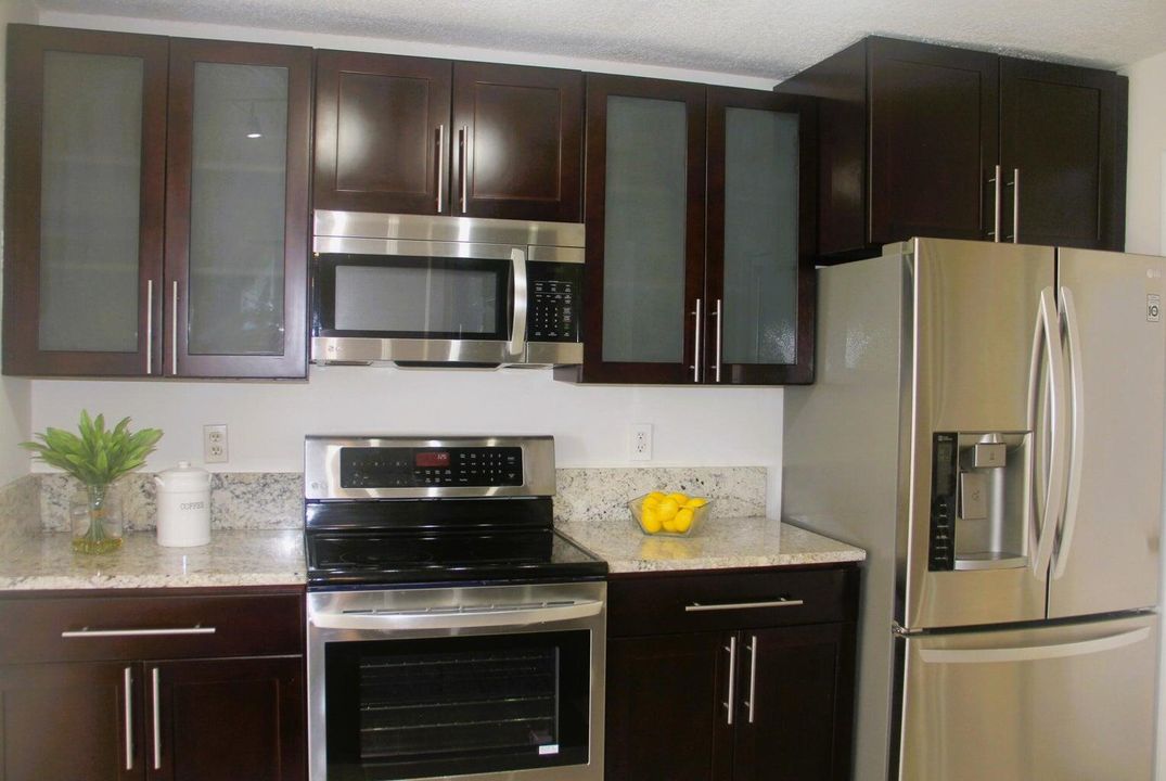 For Rent: $3,500 (3 beds, 2 baths, 1826 Square Feet)