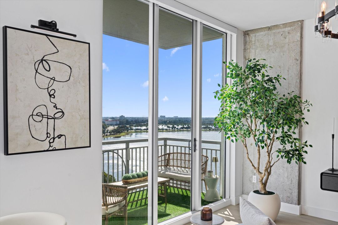 出租: $5,000 (1 贝兹, 1 浴室, 774 平方英尺)