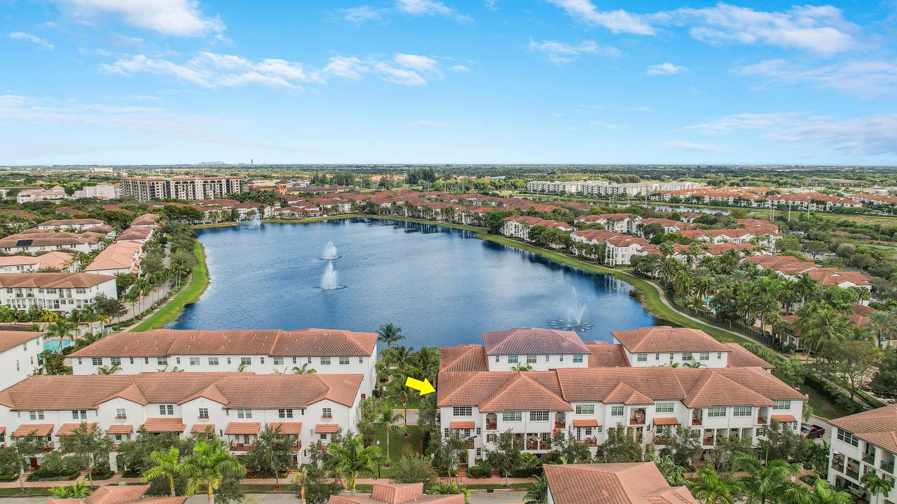 На продажу: $560,000 (3 спален, 3 ванн, 1919 Квадратных фут)