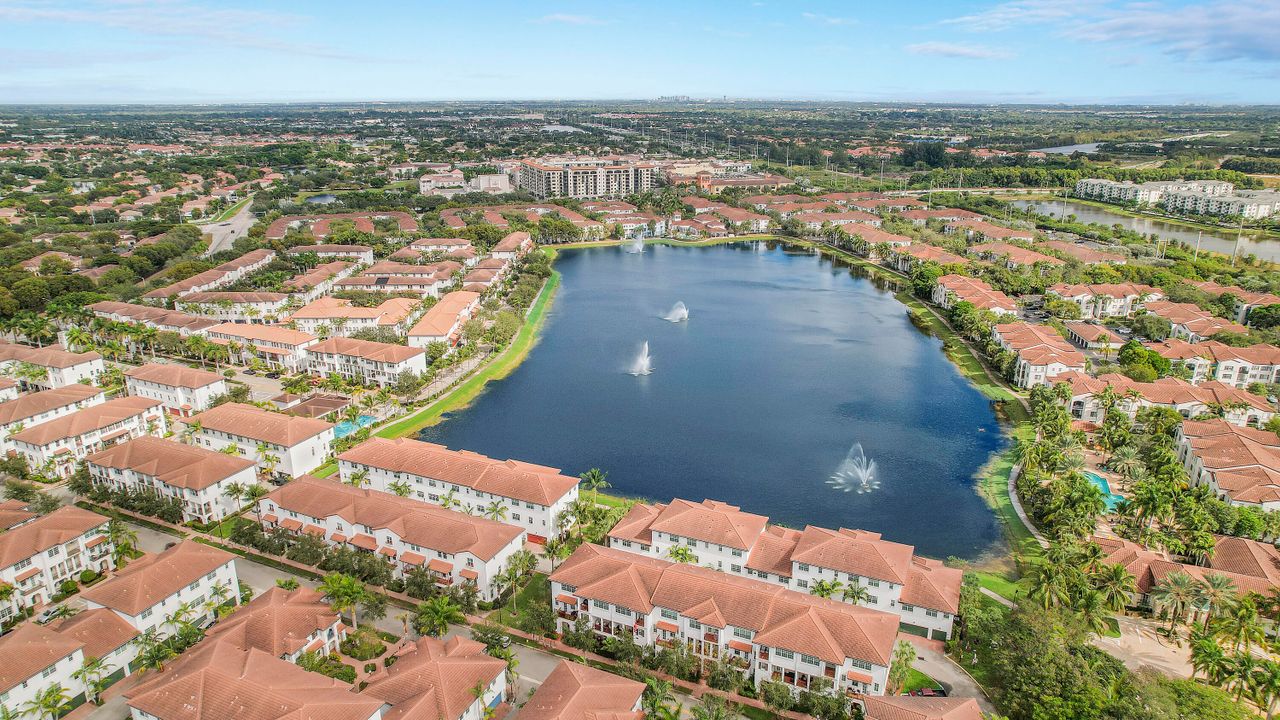 На продажу: $560,000 (3 спален, 3 ванн, 1919 Квадратных фут)