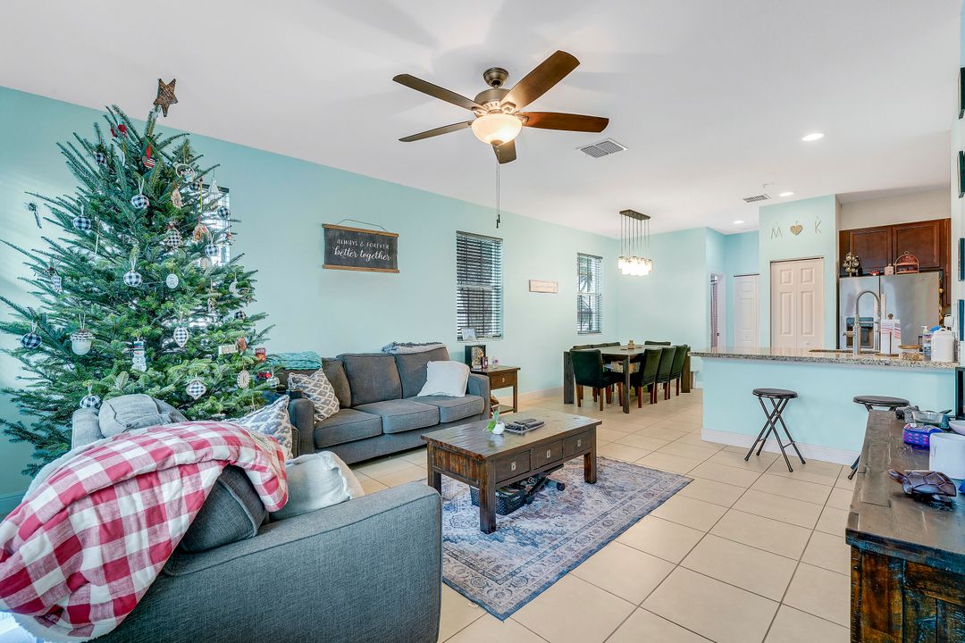 На продажу: $560,000 (3 спален, 3 ванн, 1919 Квадратных фут)