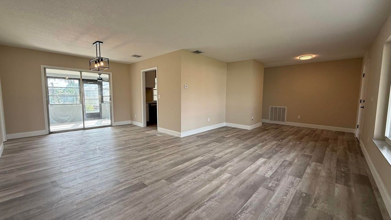 待售: $370,000 (3 贝兹, 2 浴室, 1734 平方英尺)