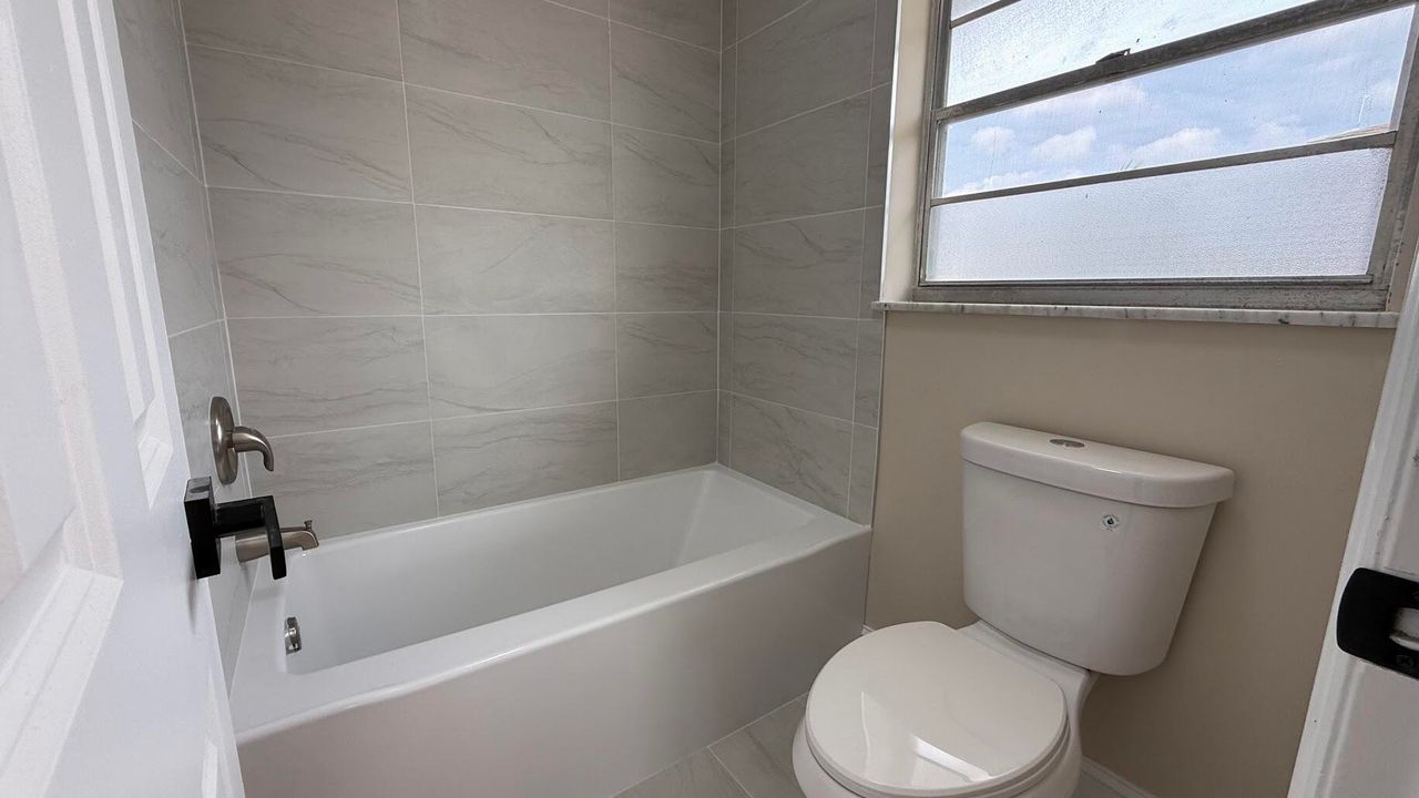 待售: $370,000 (3 贝兹, 2 浴室, 1734 平方英尺)