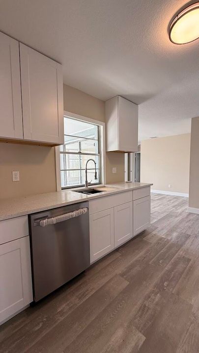 待售: $370,000 (3 贝兹, 2 浴室, 1734 平方英尺)