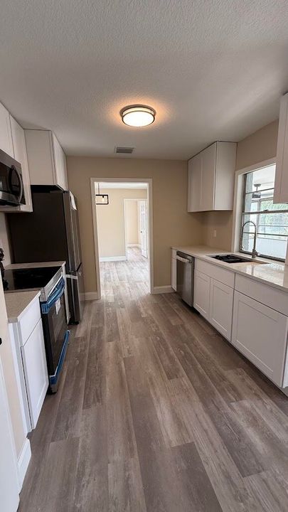 待售: $370,000 (3 贝兹, 2 浴室, 1734 平方英尺)