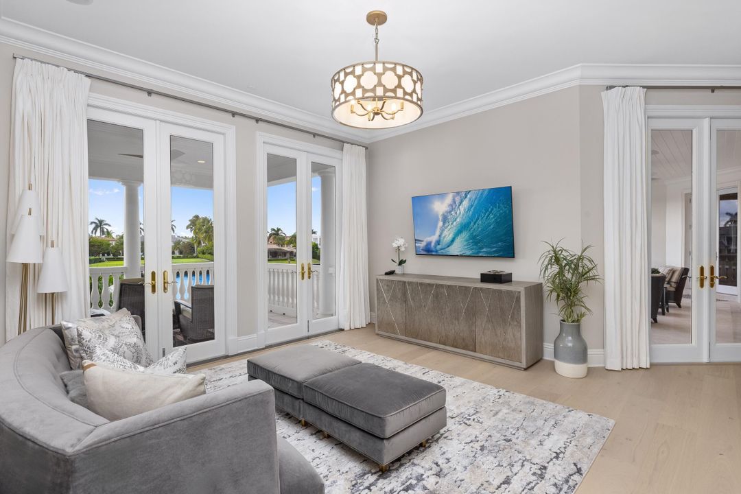 待售: $27,500,000 (6 贝兹, 9 浴室, 12055 平方英尺)