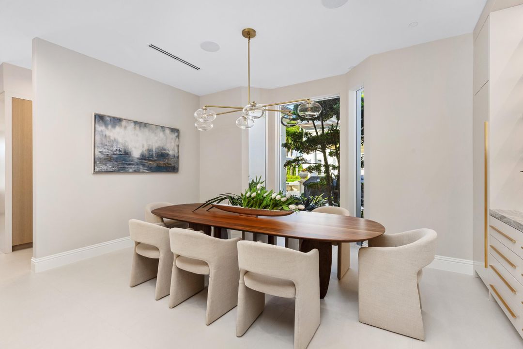 待售: $27,500,000 (6 贝兹, 9 浴室, 12055 平方英尺)