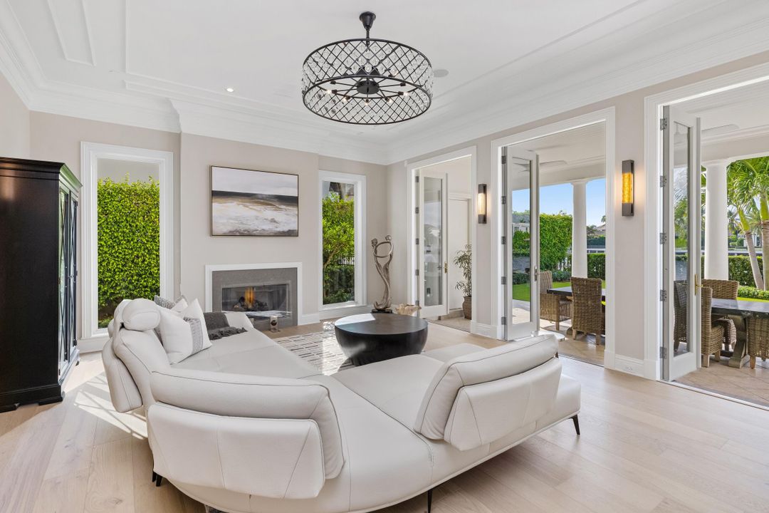 待售: $27,500,000 (6 贝兹, 9 浴室, 12055 平方英尺)