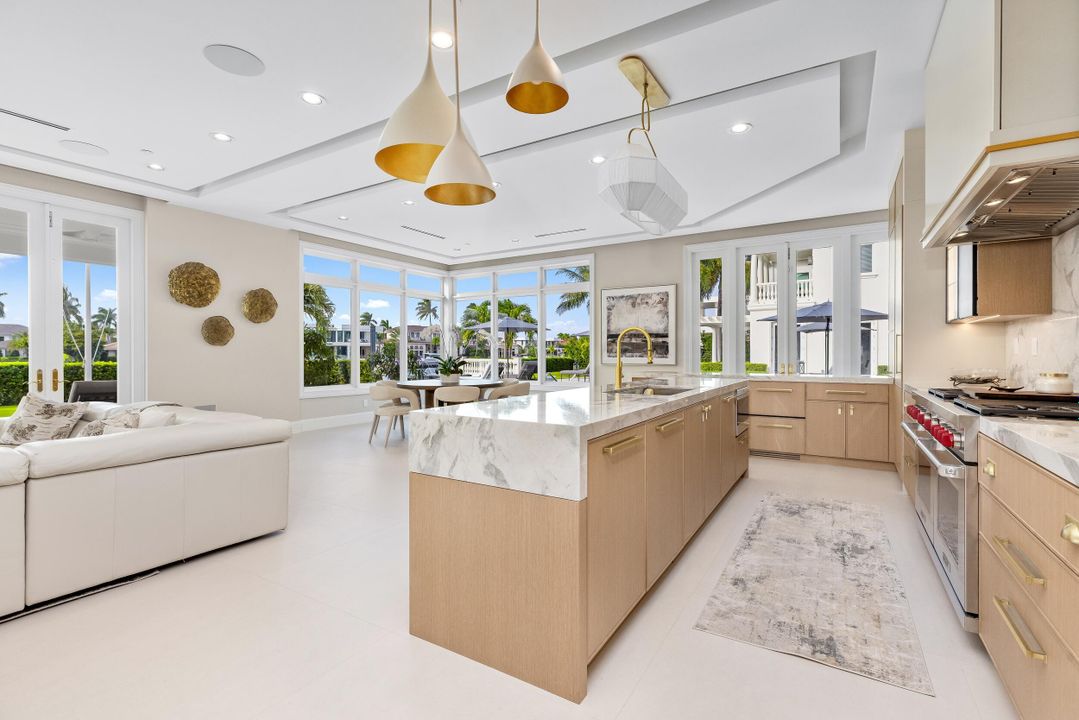 待售: $27,500,000 (6 贝兹, 9 浴室, 12055 平方英尺)