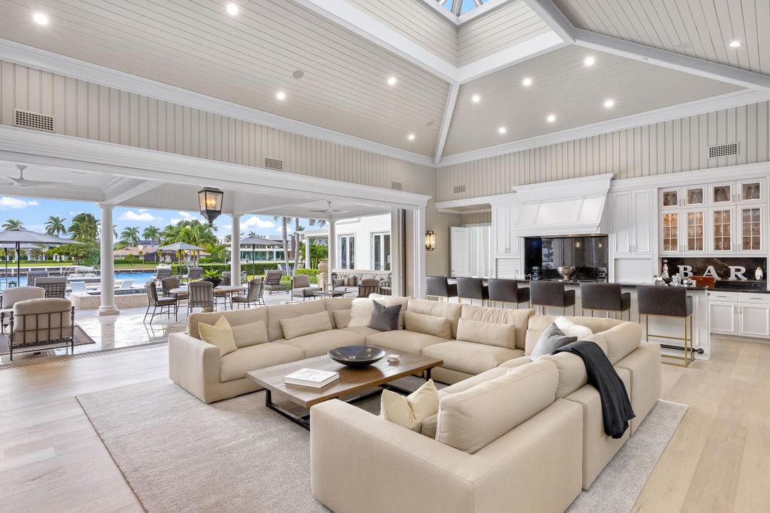 待售: $27,500,000 (6 贝兹, 9 浴室, 12055 平方英尺)