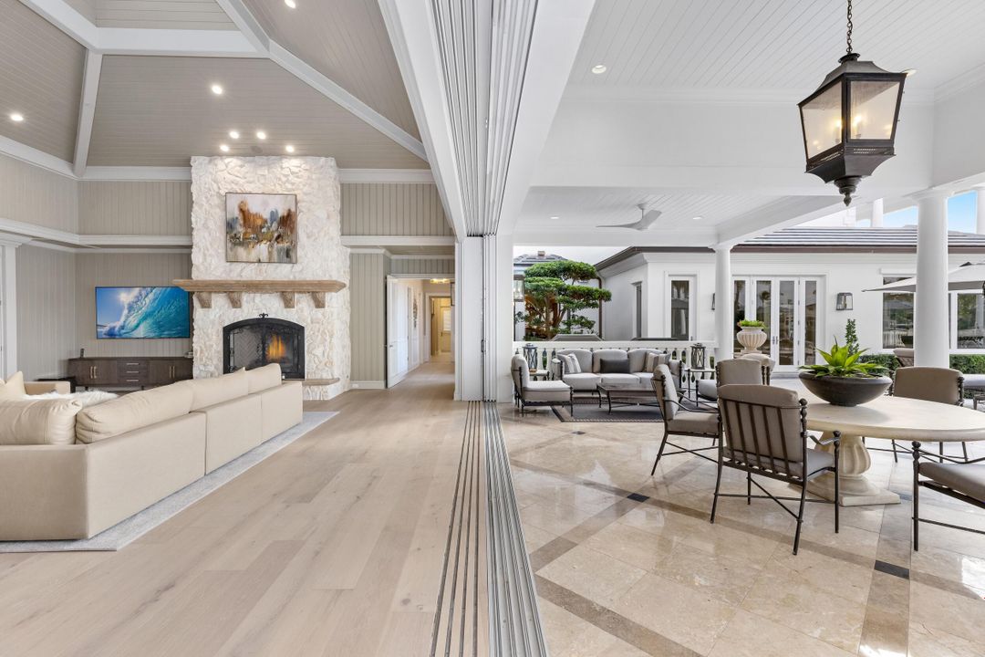 待售: $27,500,000 (6 贝兹, 9 浴室, 12055 平方英尺)