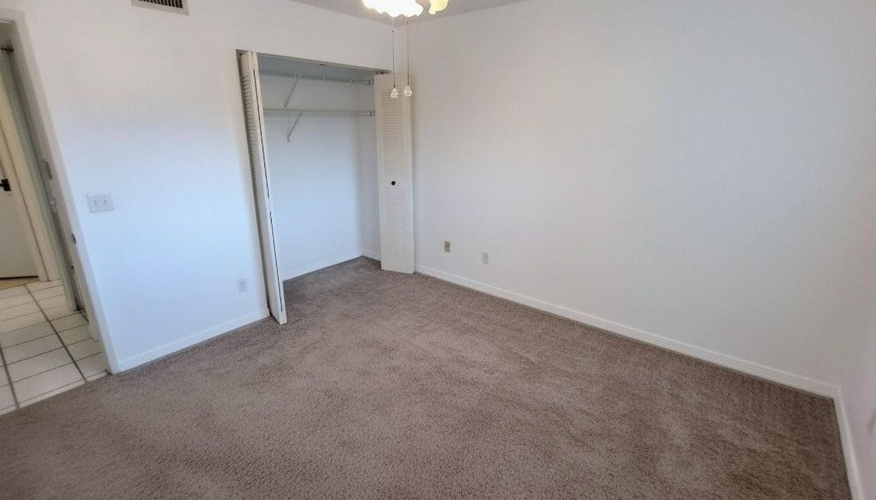 На продажу: $205,000 (2 спален, 2 ванн, 1330 Квадратных фут)