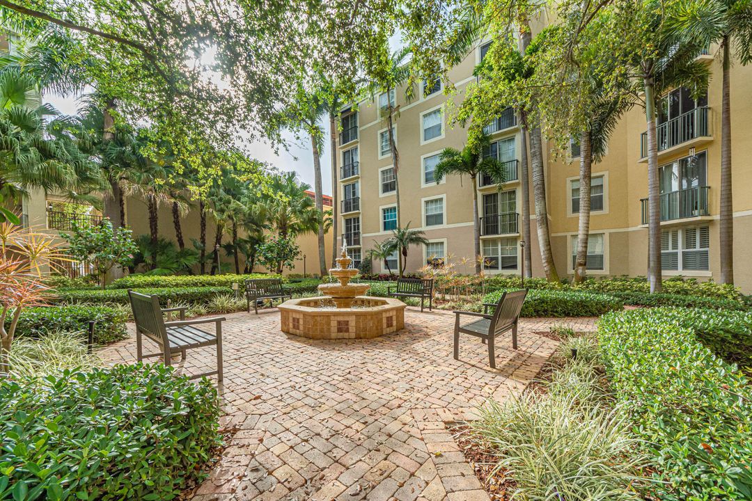 For Sale: $359,900 (1 beds, 1 baths, 756 Square Feet)