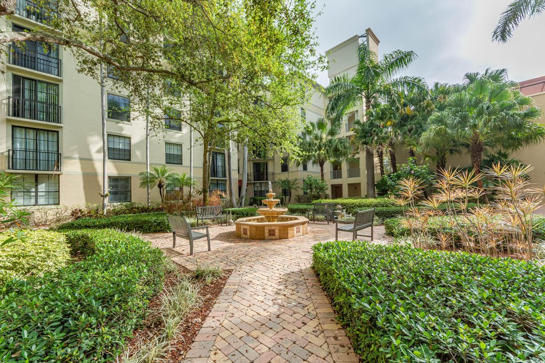 For Sale: $359,900 (1 beds, 1 baths, 756 Square Feet)