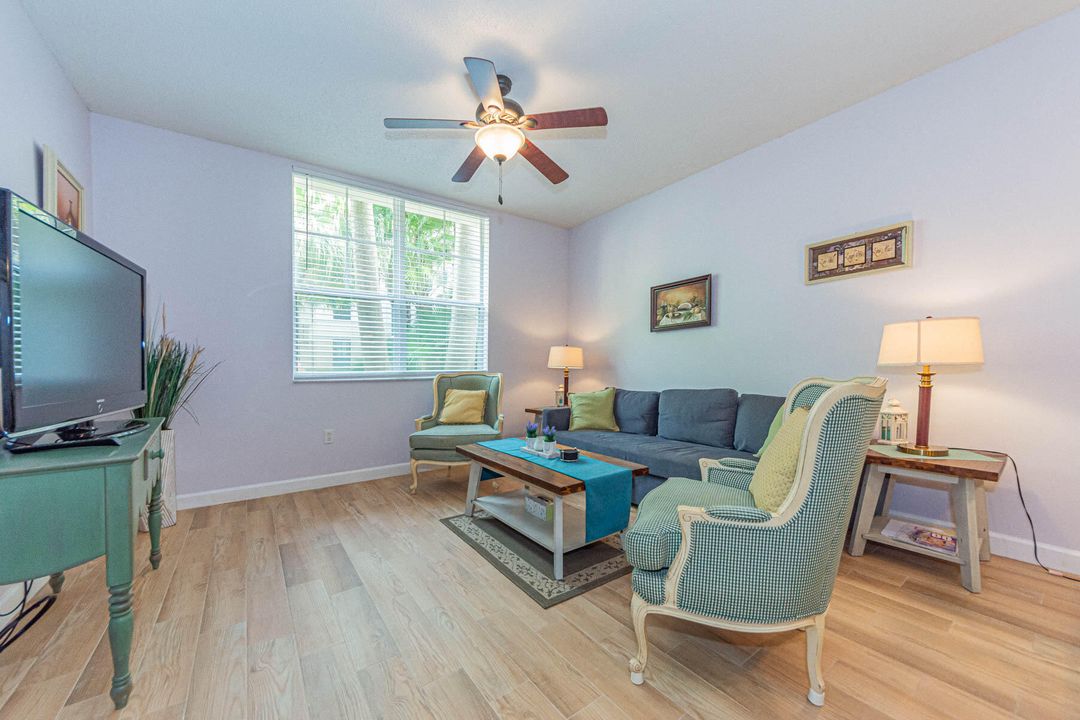 For Sale: $359,900 (1 beds, 1 baths, 756 Square Feet)