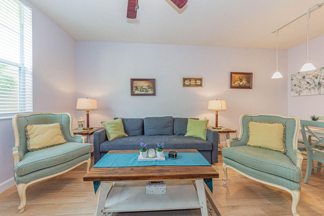 For Sale: $359,900 (1 beds, 1 baths, 756 Square Feet)