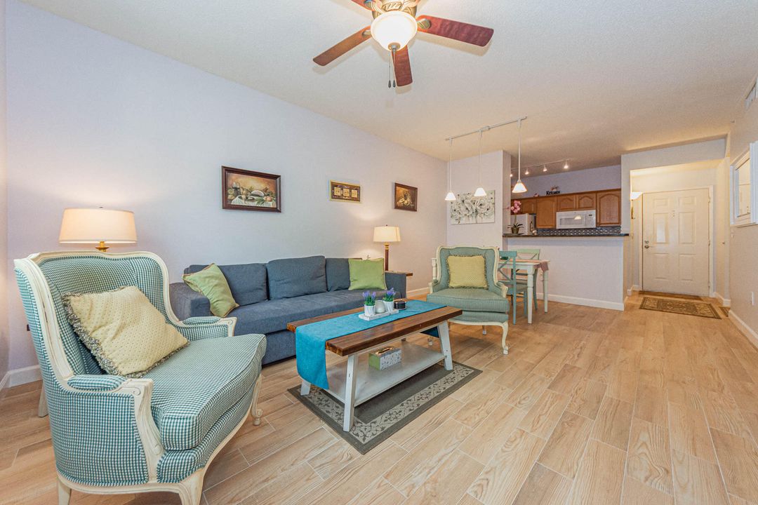 For Sale: $359,900 (1 beds, 1 baths, 756 Square Feet)