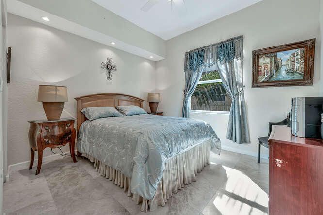 For Sale: $720,000 (4 beds, 3 baths, 2821 Square Feet)