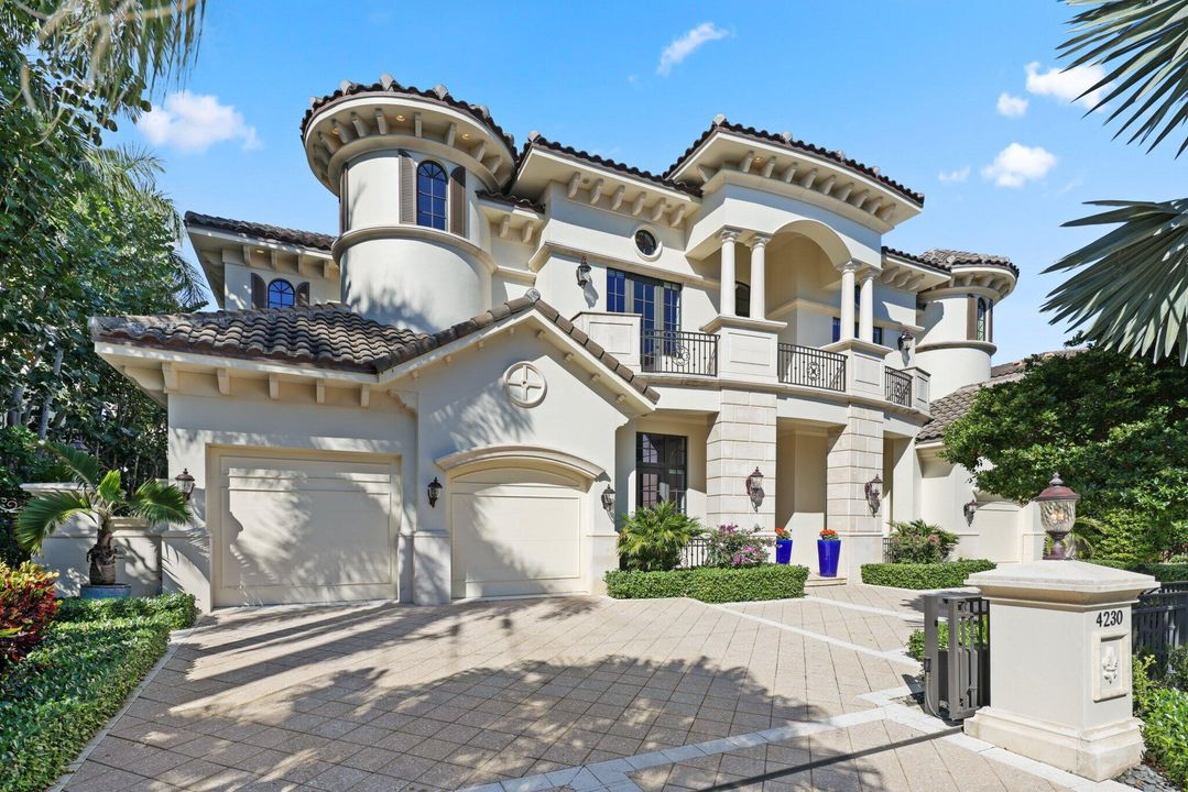 For Sale: $10,250,000 (5 beds, 7 baths, 7760 Square Feet)