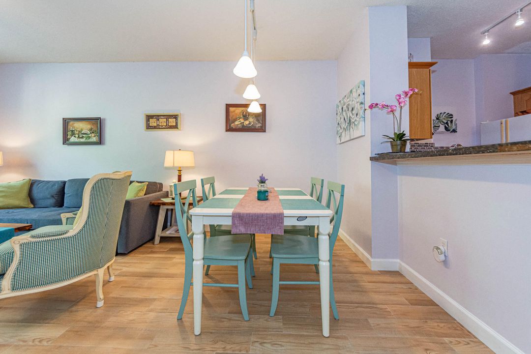 For Sale: $359,900 (1 beds, 1 baths, 756 Square Feet)