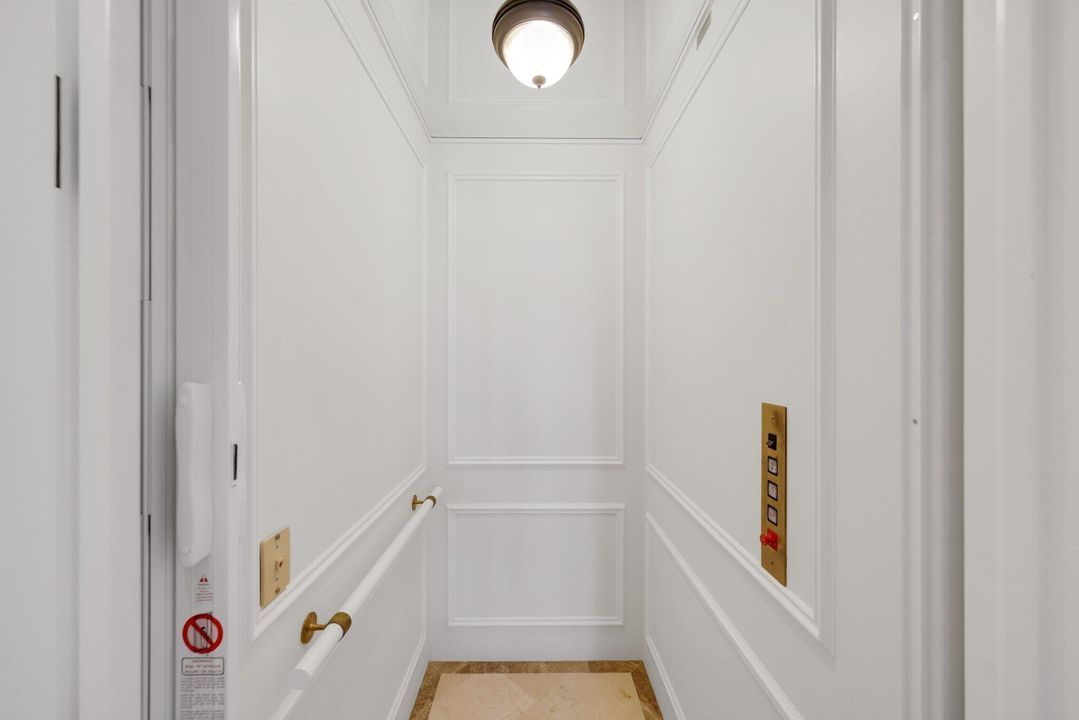 For Sale: $10,250,000 (5 beds, 7 baths, 7760 Square Feet)