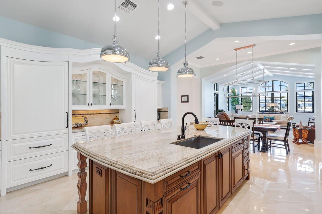 For Sale: $10,250,000 (5 beds, 7 baths, 7760 Square Feet)